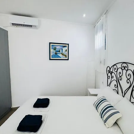 Papadakis - Hersonisoss * Hersonissos (Crete)